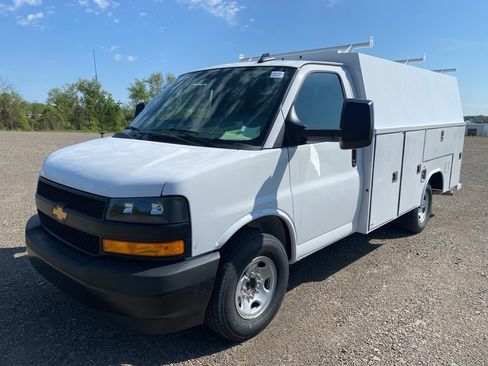 New 2026 Chevrolet Express 3500 w/ Power Convenience Package RWD image 7