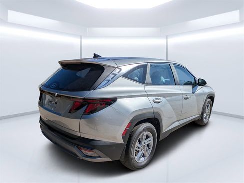 New 2026 Hyundai Tucson SE image 3