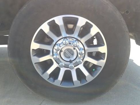 Used 2022 Ford F250 Lariat w/ Lariat Value Package AWD/4WD image 13