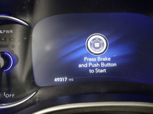 Used 2023 Chrysler Pacifica Touring-L FWD image 37