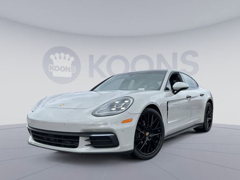 Used 2018 Porsche Panamera 4 image 1