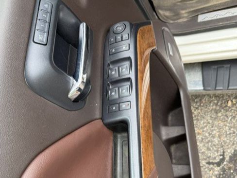 Used 2015 Chevrolet Silverado 1500 High Country AWD/4WD image 17