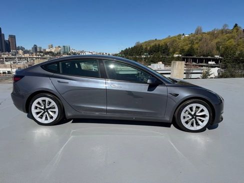 Used 2023 Tesla Model 3 Standard Range image 2