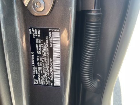 Used 2023 Porsche Cayenne AWD/4WD image 34