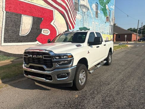 Used 2025 RAM 2500 Tradesman w/ Chrome Appearance Group AWD/4WD image 2