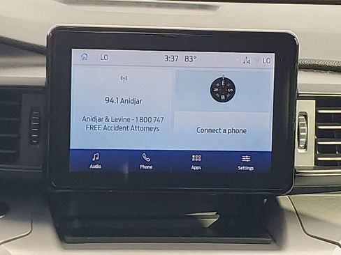 Used 2024 Ford Explorer XLT image 27