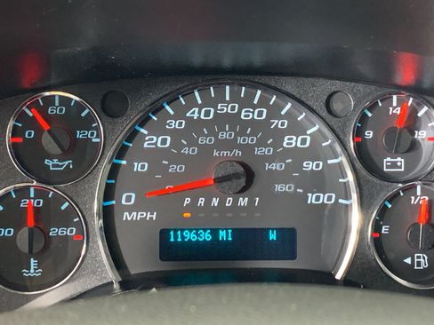 Used 2024 Chevrolet Express 2500 w/ Driver Convenience Package RWD image 21
