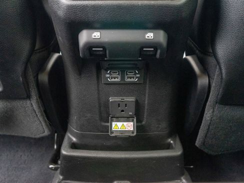 Used 2024 Jeep Wrangler Unlimited Rubicon 4xe AWD/4WD image 14