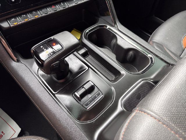 Used 2024 GMC Sierra 1500 AT4 w/ AT4 Preferred Package AWD/4WD image 17