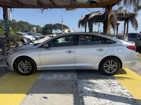 Used 2015 Hyundai Sonata SE w/ Option Group 09 FWD image 5