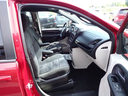 Used 2014 Dodge Grand Caravan SE FWD image 10