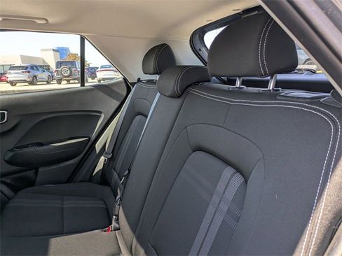 Used 2024 Hyundai Venue SEL image 28