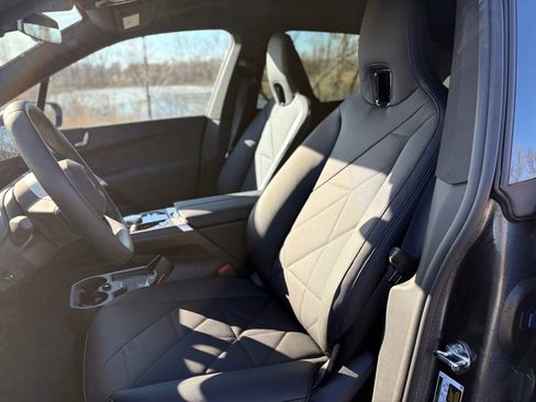 Used 2025 BMW iX xDrive50 w/ Sport Package image 14