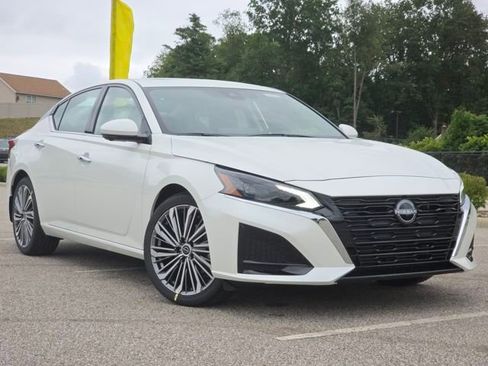 New 2025 Nissan Altima 2.5 SL image 2