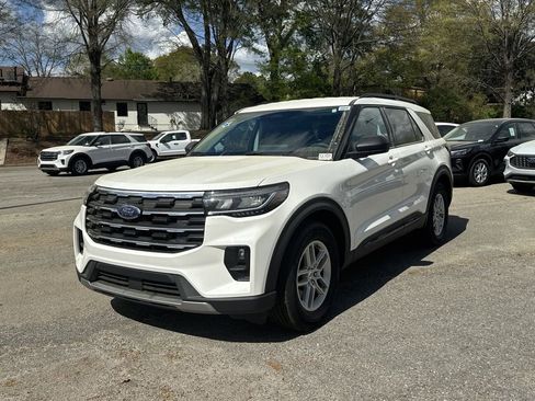 New 2026 Ford Explorer Active w/ Active Comfort Package RWD image 3