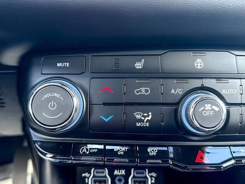 Used 2023 Dodge Durango GT image 32