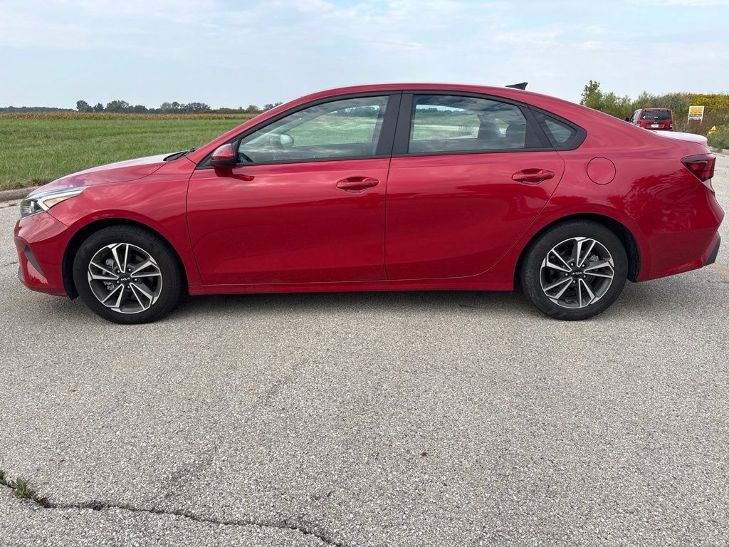 Certified 2023 Kia Forte LXS FWD image 8