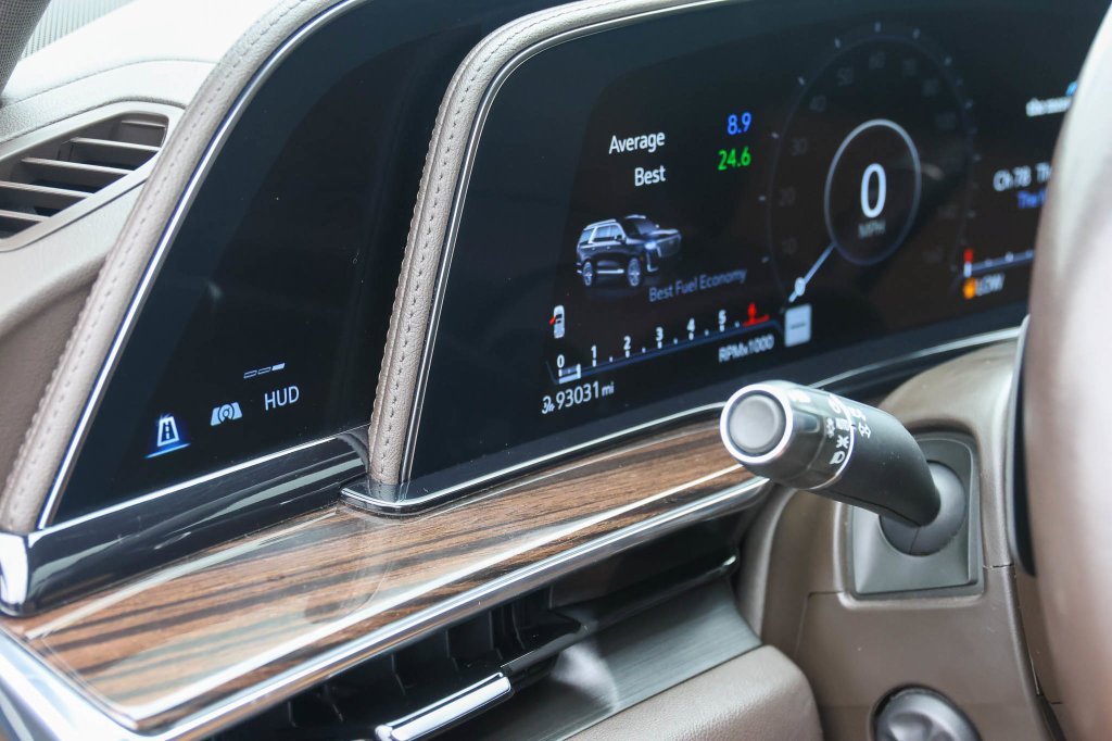 Used 2023 Cadillac Escalade Premium Luxury RWD image 14