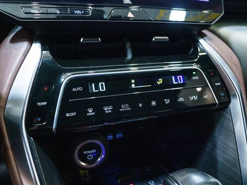 Certified 2023 Toyota Venza Limited AWD/4WD image 26
