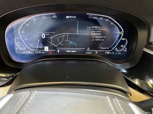 Used 2023 BMW 530e w/ Premium Package image 36