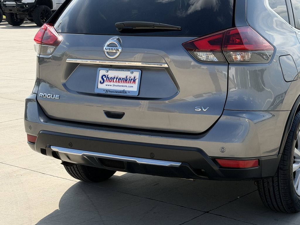 Used 2019 Nissan Rogue SV FWD image 5