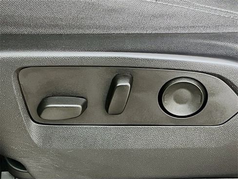 Used 2023 Chevrolet Silverado 1500 LT image 11