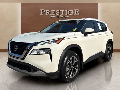 Used 2022 Nissan Rogue SV w/ SV Premium Package FWD image 12