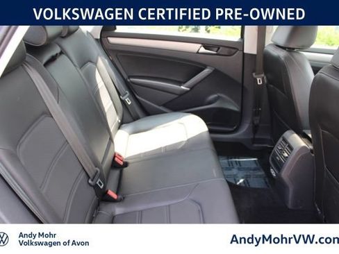 Used 2022 Volkswagen Passat 2.0T SE FWD image 22