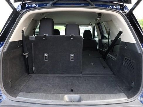Certified 2025 Nissan Pathfinder SV AWD/4WD image 8