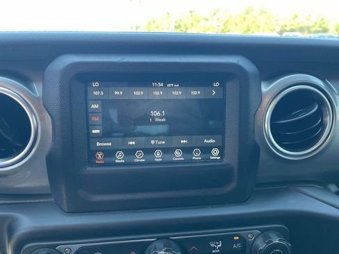 Used 2021 Jeep Wrangler Unlimited Sahara AWD/4WD image 20