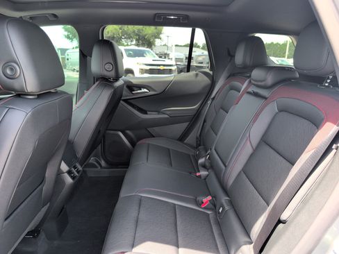 Used 2026 Chevrolet Equinox RS FWD image 33