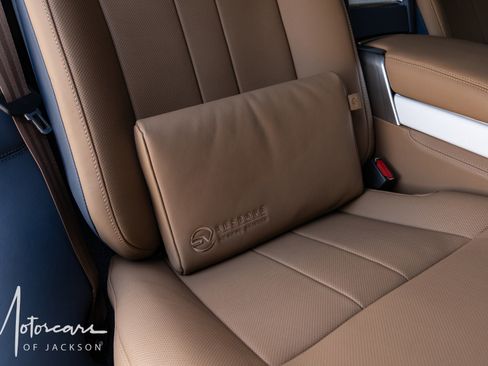 Used 2023 Land Rover Range Rover SV image 20