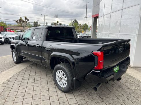 New 2026 Toyota Tacoma SR5 AWD/4WD image 3
