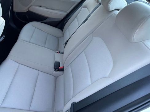 Used 2017 Hyundai Elantra Value Edition w/ Cargo Package image 10