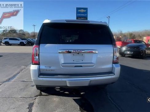 Used 2017 GMC Yukon Denali w/ Open Road Package image 7