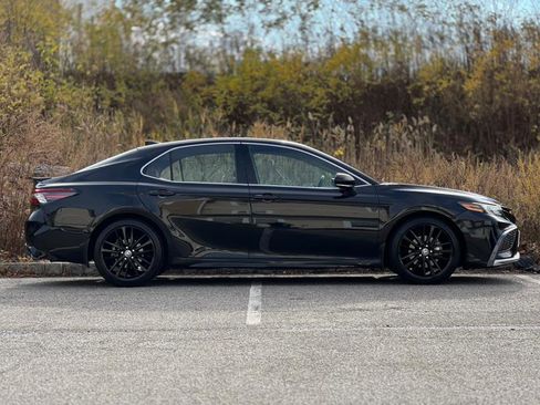 Used 2021 Toyota Camry XSE image 10