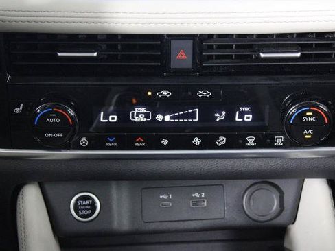 Certified 2023 Nissan Rogue SL w/ SL Premium Package FWD image 22