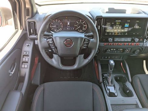 Used 2025 Nissan Frontier PRO-4X w/ Pro Convenience Package AWD/4WD image 3
