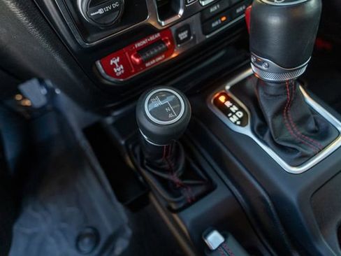 Used 2019 Jeep Wrangler Unlimited Rubicon image 32