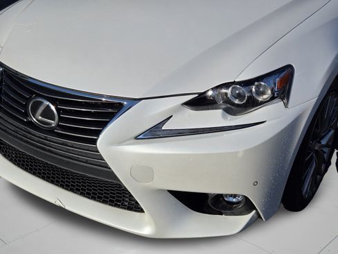 Used 2016 Lexus IS 200t w/ Navigation System Package RWD image 8