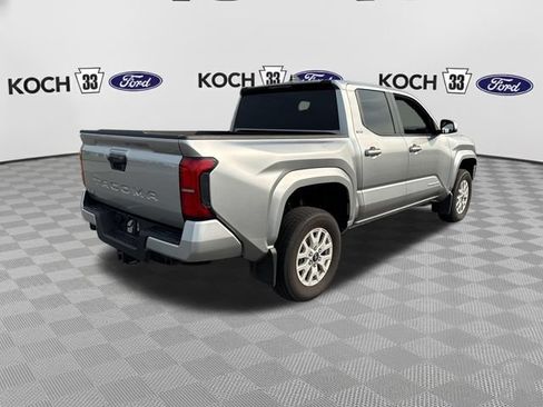 Used 2025 Toyota Tacoma SR5 AWD/4WD image 8