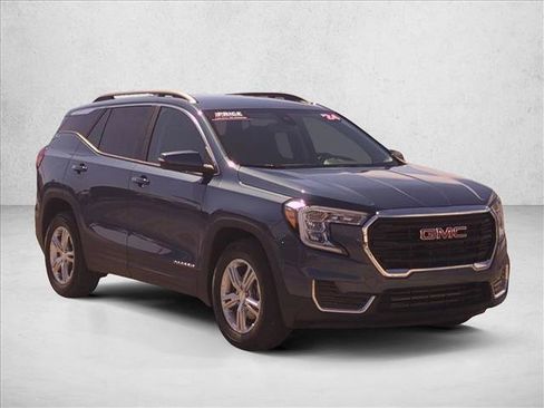 Certified 2024 GMC Terrain SLE w/ Driver Convenience Package FWD image 3