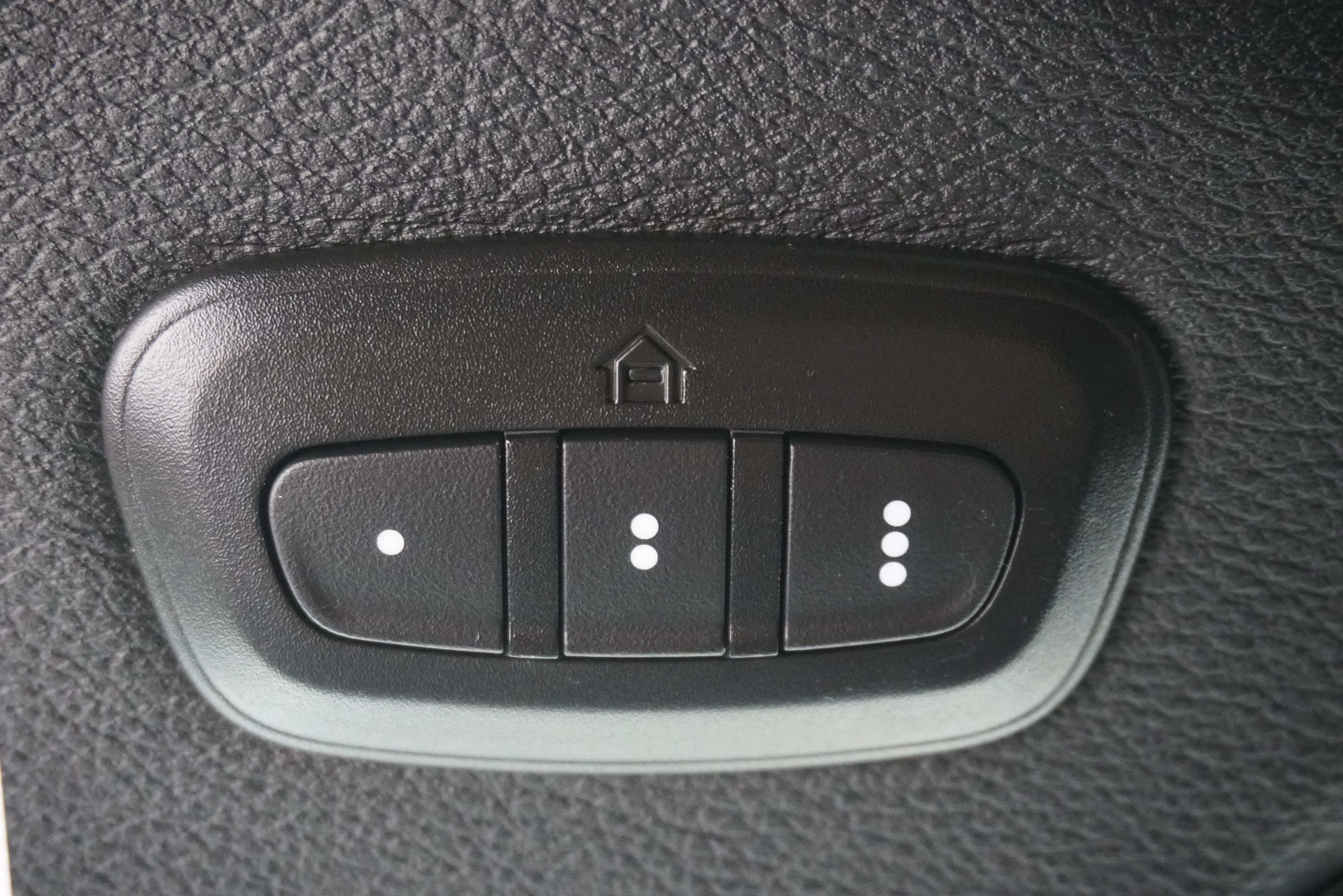 Used 2021 Jeep Wrangler Unlimited Sahara AWD/4WD image 28