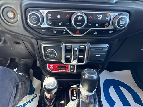 Used 2021 Jeep Gladiator Rubicon AWD/4WD image 18