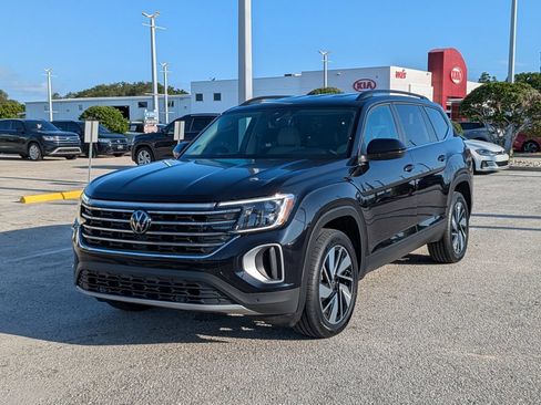 Certified 2024 Volkswagen Atlas SE FWD image 2