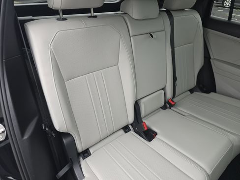 Certified 2023 Volkswagen Tiguan SE R-Line AWD/4WD image 20