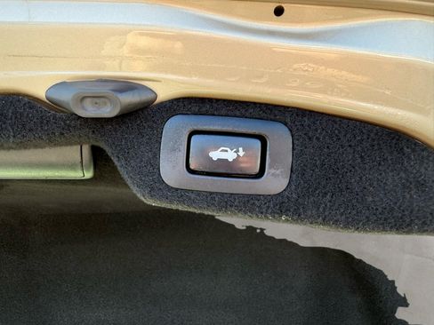 Used 2012 Lexus LS 460 Luxury image 10