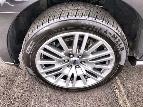 Used 2022 Ford Expedition Limited image 10