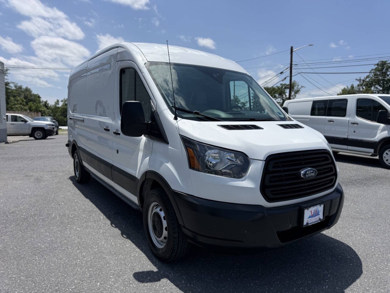 Used 2019 Ford Transit 350 148 Medium Roof RWD image 4