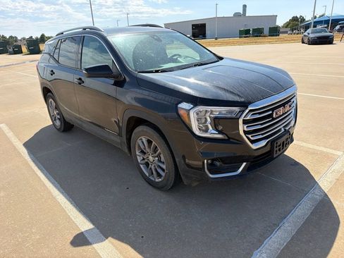 Used 2024 GMC Terrain SLT AWD/4WD image 3